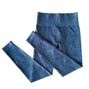 Vuori Leggings Size Small